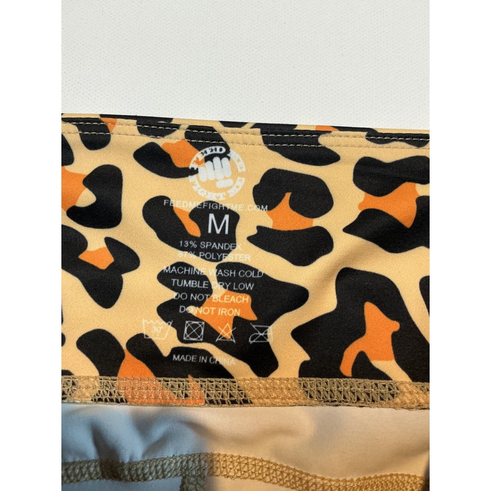 Feed Me Fight Me Leopard Print Capri Leggings Side Pockets Size M - Picture 2 of 7